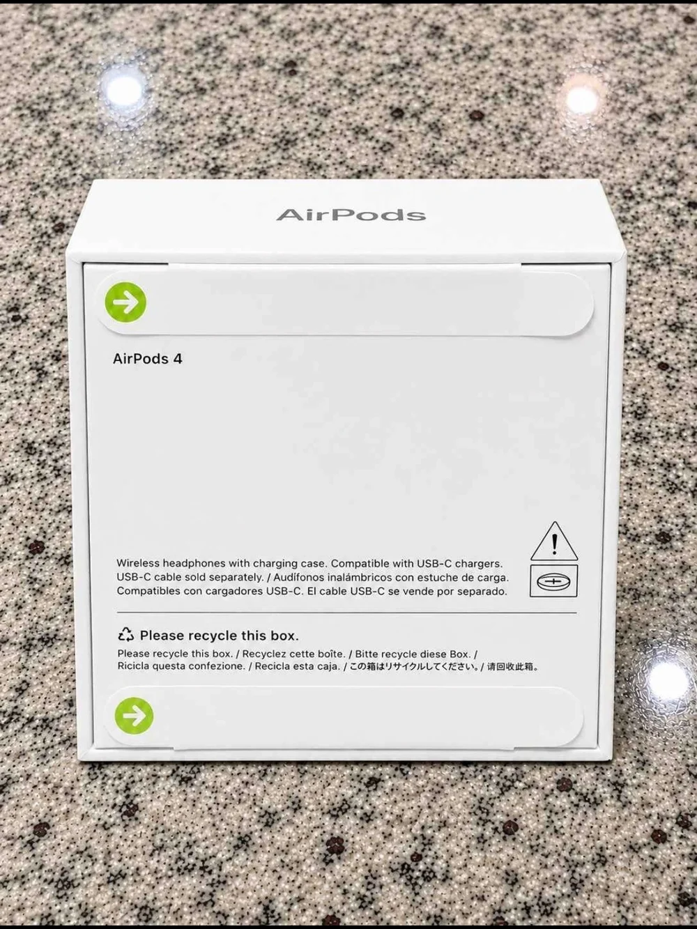 Apple AirPods White Wireless Earbuds - Boxed